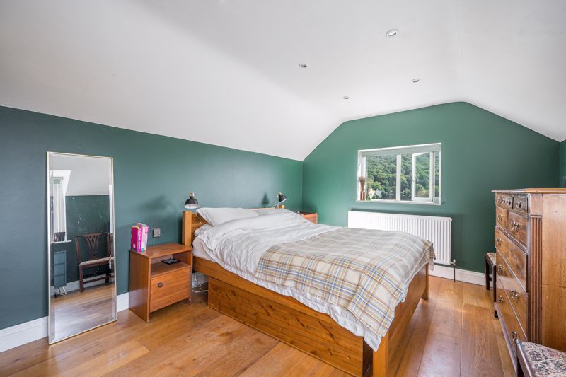 Bedroom- click for photo gallery
